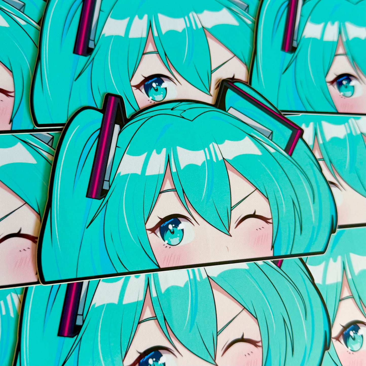 MIKU PEEKER