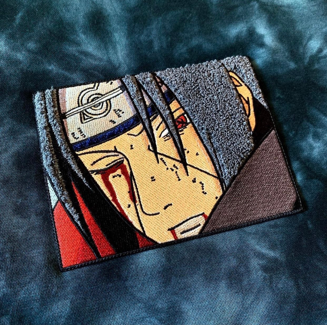 ITACHI BLACK TIE-DYE CREWNECK